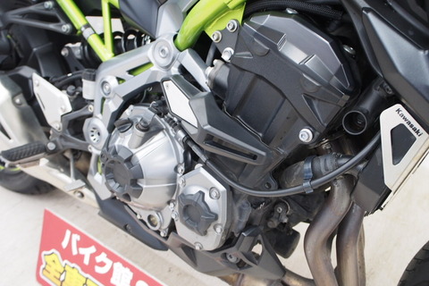 カワサキ　Z900 エンジン